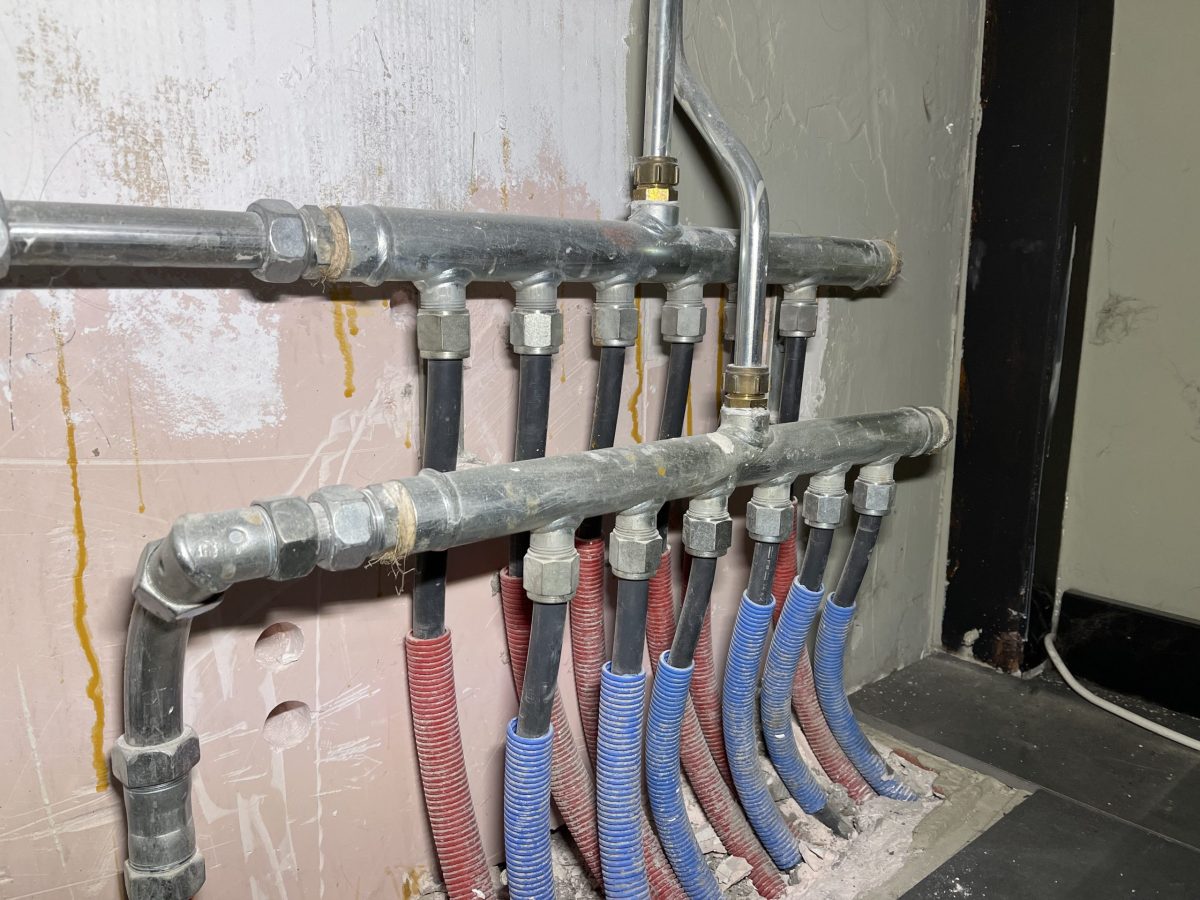 radiatoren worden niet warm door vervuiling in leidingen en vloerverwarming systeem